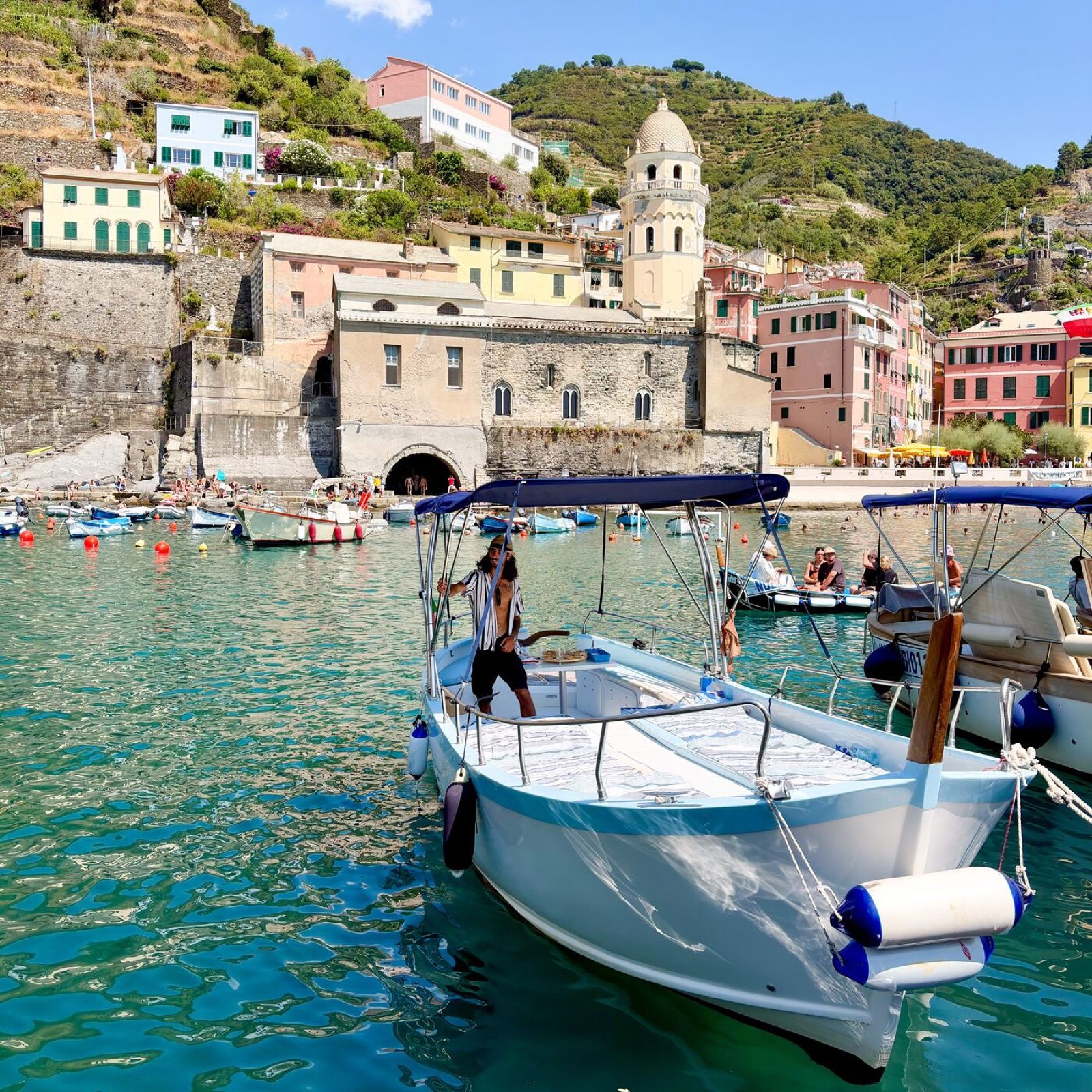 Il gozzo nel porto di Vernazza