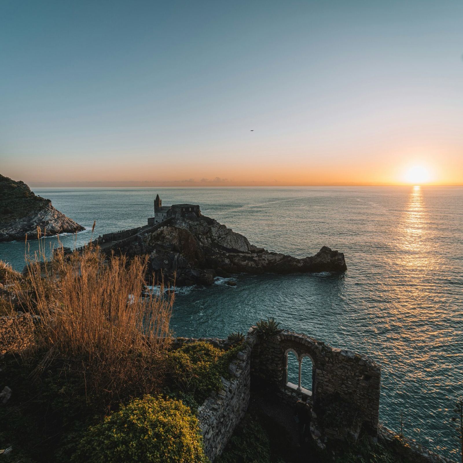 Riomaggiore vom Meer aus gesehen